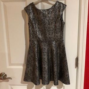 Skater dress. Silver/black. Size 10